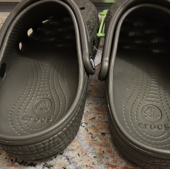 Crocks - Picture 3 of 4